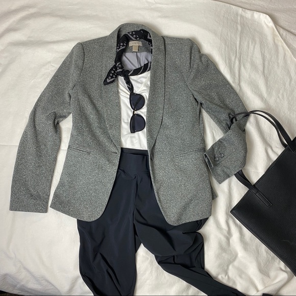 Loft Grey Modern Fitted Blazer l Size Medium - Picture 2 of 15